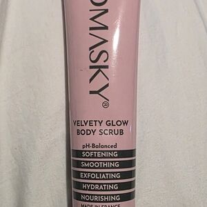 Mudmasky Velvety Glow Body Scrub